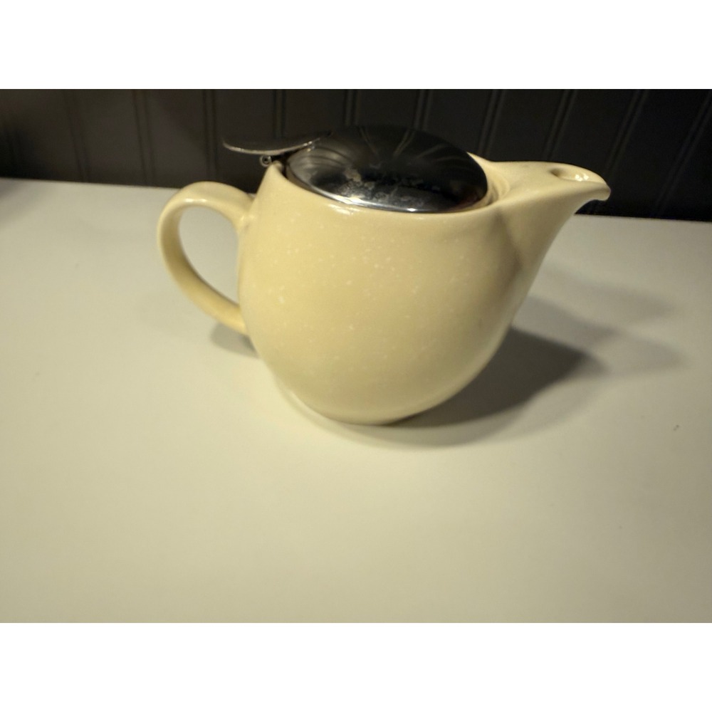 Bee House Japan Ceramic Teapot Cream pop Stainless Lid & Infuser